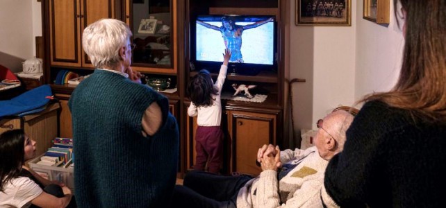 LIKIME NAMUOSE IR DALYVAUKIME VELYKŲ TRIDIENIO LITURGIJOJE NUOTOLINIU BŪDU LIKIME NAMUOSE IR DALYVAUKIME VELYKŲ TRIDIENIO LITURGIJOJE NUOTOLINIU BŪDU